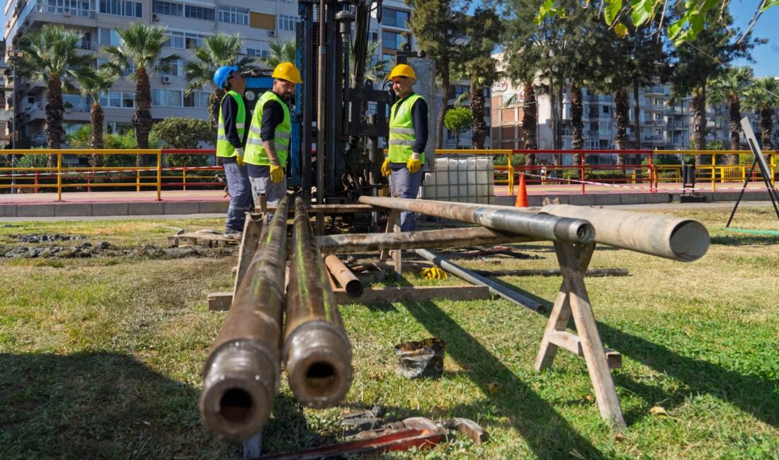 İzmir Büyükşehir Belediyesi, &ldquo;dirençli İzmir&rdquo; hedefi kapsamında deprem riskine yönelik