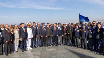 19 Eylül Gaziler Günü, İzmir Cumhuriyet Meydanı’ndaki törenle anıldı. İzmir