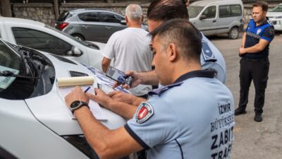 İzmir Büyükşehir Belediyesi, yeni eğitim öğretim yılının başlamasıyla okul servislerinde