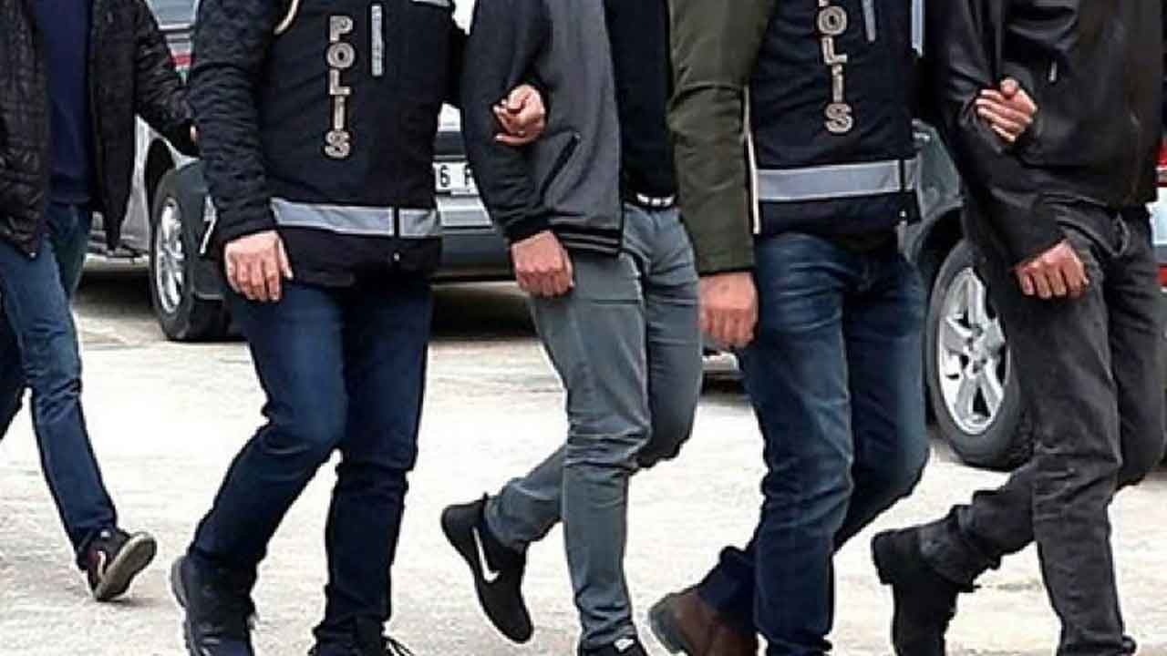 İzmir’de sosyal medya üzerinden gençleri suça ve silaha özendiren, organize