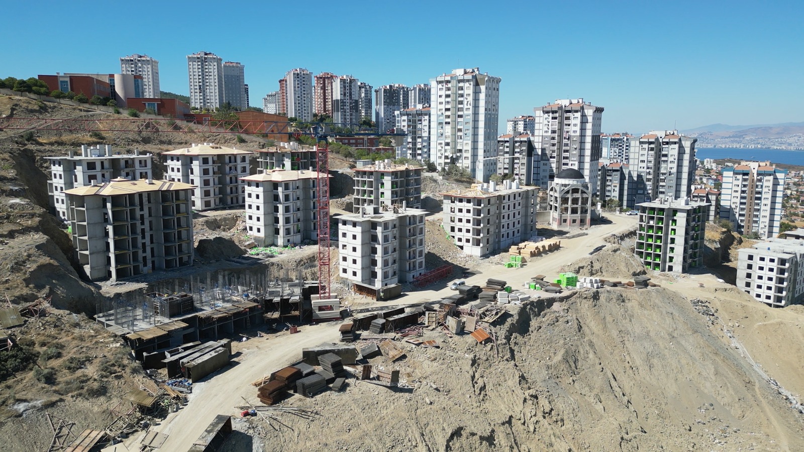 AK Parti İzmir İl Başkanı Bilal Saygılı, Karabağlar’daki TOKİ projesinde