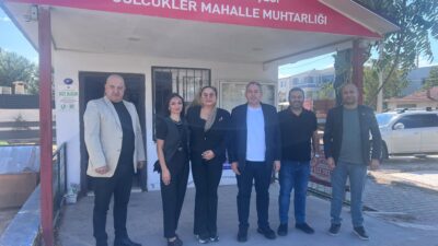 CHP Menderes İlçe Başkanı İsmail Karabel, ilçedeki beş mahalle muhtarını