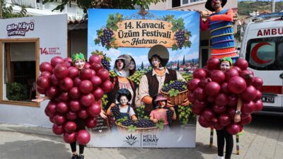 Karabağlar Belediyesi’nin düzenlediği 14’üncü Kavacık Üzüm Festivali, iki gün boyunca