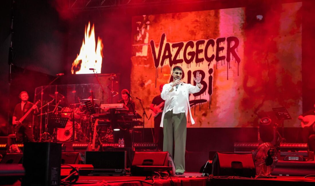 95. İzmir Enternasyonal Fuarı’nın sekizinci günü, müzik ve tiyatro gösterileriyle