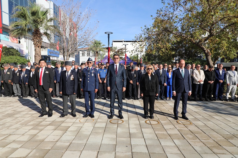 Menderes’te 19 Eylül Gaziler Günü dolayısıyla gazilerle bir araya gelen