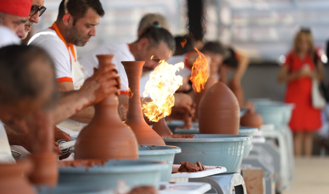 Uluslararası Menemen Çömlek Festivali, bu yıl 5’inci kez düzenleniyor. Üç