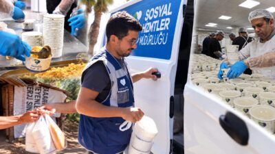 Torbalı Belediyesi’nin ihtiyaç sahibi vatandaşlara yönelik sıcak yemek hizmetiyle bugüne