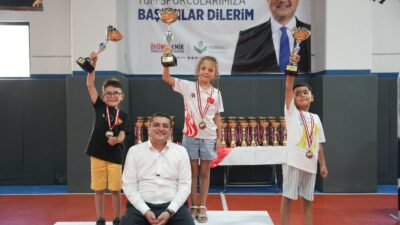 Torbalı’nın kurtuluşunun 104. yılı dolayısıyla düzenlenen satranç turnuvası, 4 ilden
