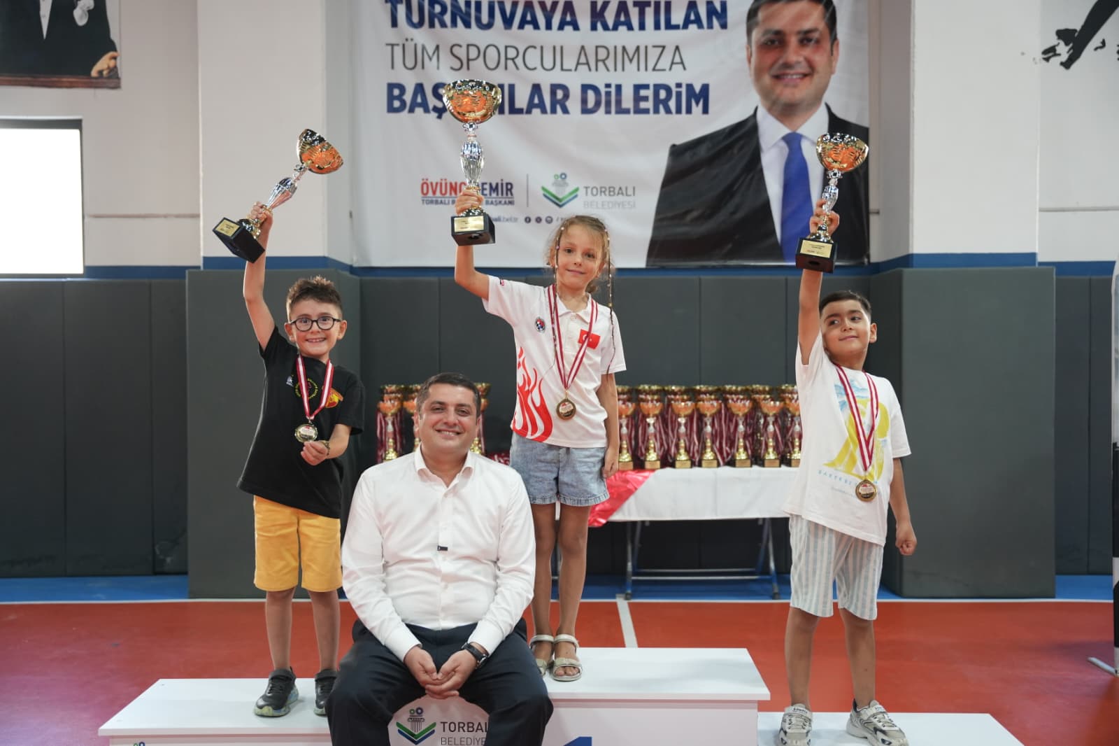 Torbalı’nın kurtuluşunun 104. yılı dolayısıyla düzenlenen satranç turnuvası, 4 ilden