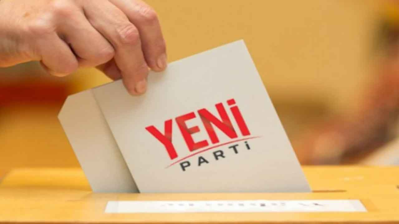 Yeni Parti İzmir’de üyelerin katılımıyla gerçekleştirilen ilçe başkanlığı ön seçimlerinin