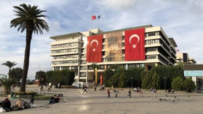 İzmir Büyükşehir Belediye Başkanı Cemil Tugay’ın AK Parti’ye geçişinin ardından
