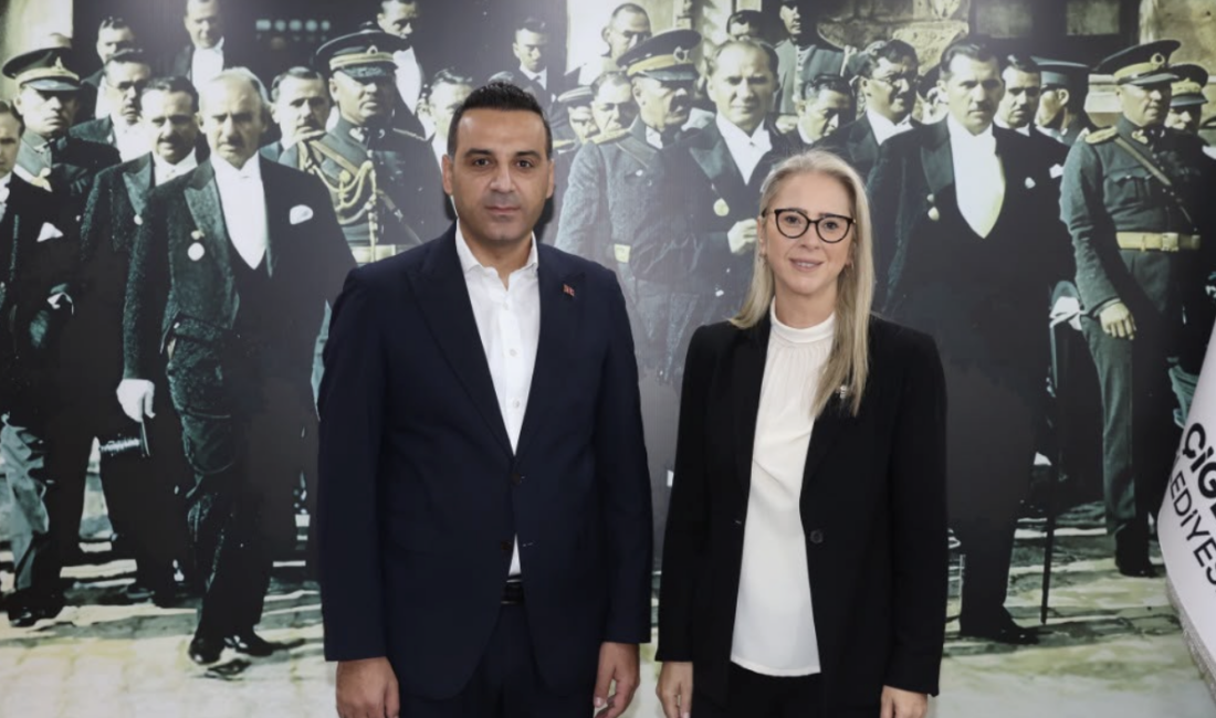 Sahada siyaset anlayışı ile çalışmalarını yürüten AK Parti İzmir Milletvekili