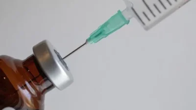 Antalya Milletvekili Şerafettin Kılıç, aşı yaptırmayı reddeden ailelere çocukları için