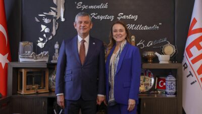 Konak Belediye Başkanı Nilüfer Çınarlı Mutlu, Yeni Parti Genel Başkanı