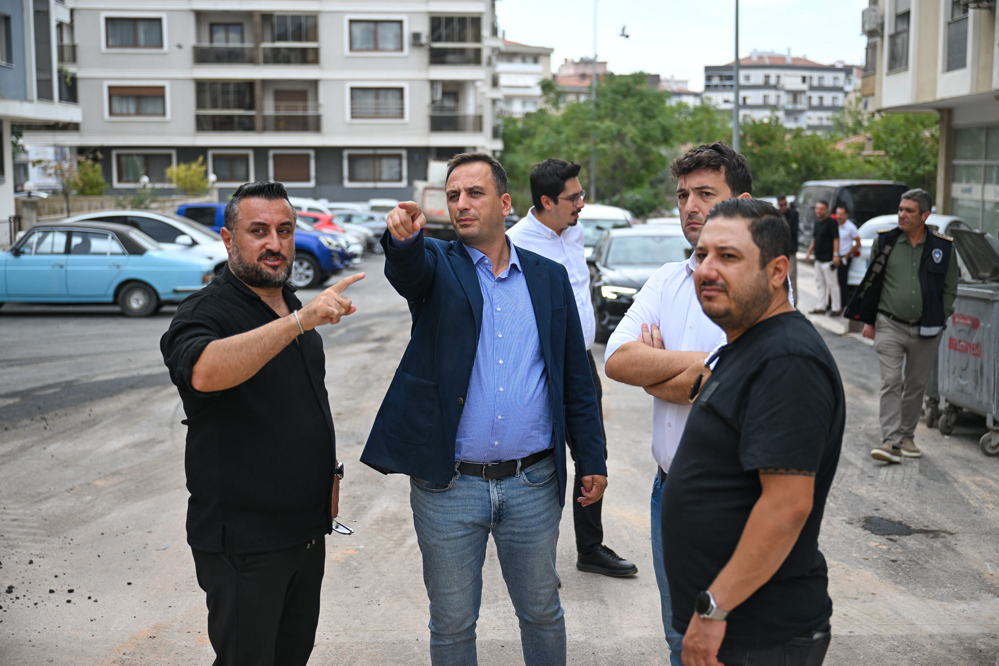 Bornova Belediyesi, Yüzbaşı İbrahim Hakkı Caddesi ile 23 Sokak kesişimindeki