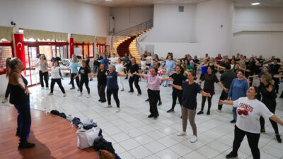 Buca Belediyesi’nin ücretsiz pilates ve zumba kursları, iki ayrı merkezde