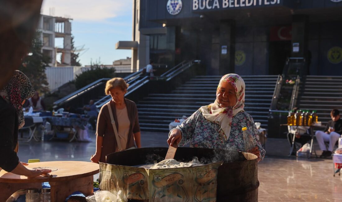 Buca Belediyesi Tarım Ürünleri Pazarı’nda tezg&acirc;h açan 64 yaşındaki Mesude