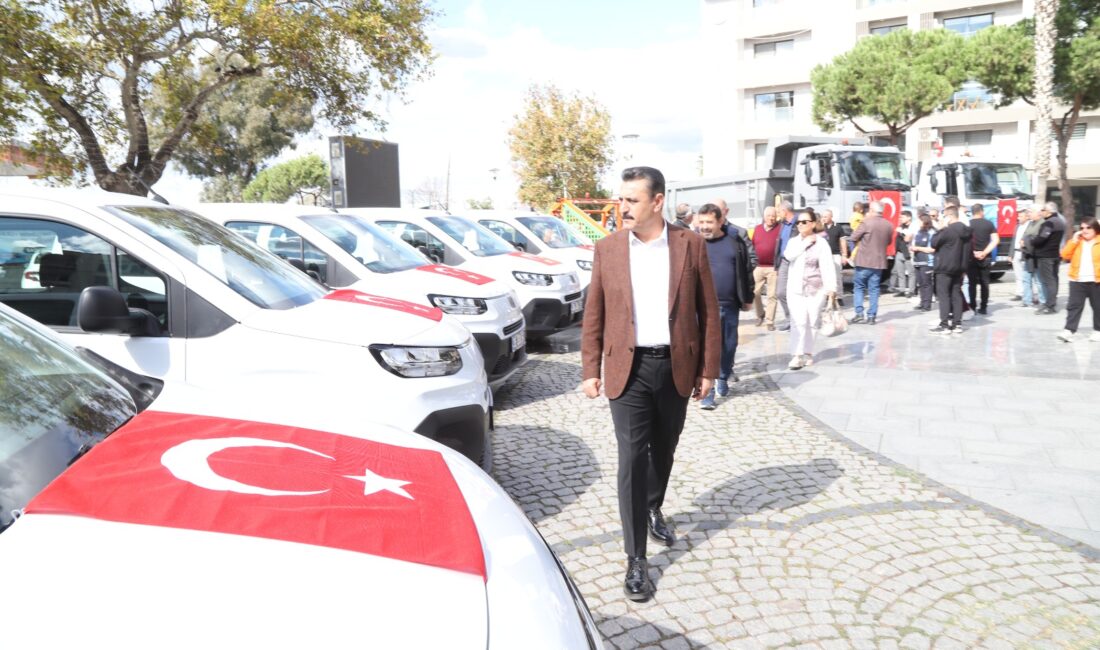 Dikili Belediyesi, hizmet filosuna 9 yeni araç eklerken doğal gaz