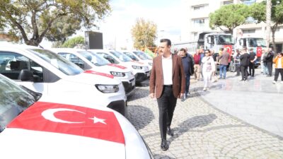Dikili Belediyesi, hizmet filosuna 9 yeni araç eklerken doğal gaz