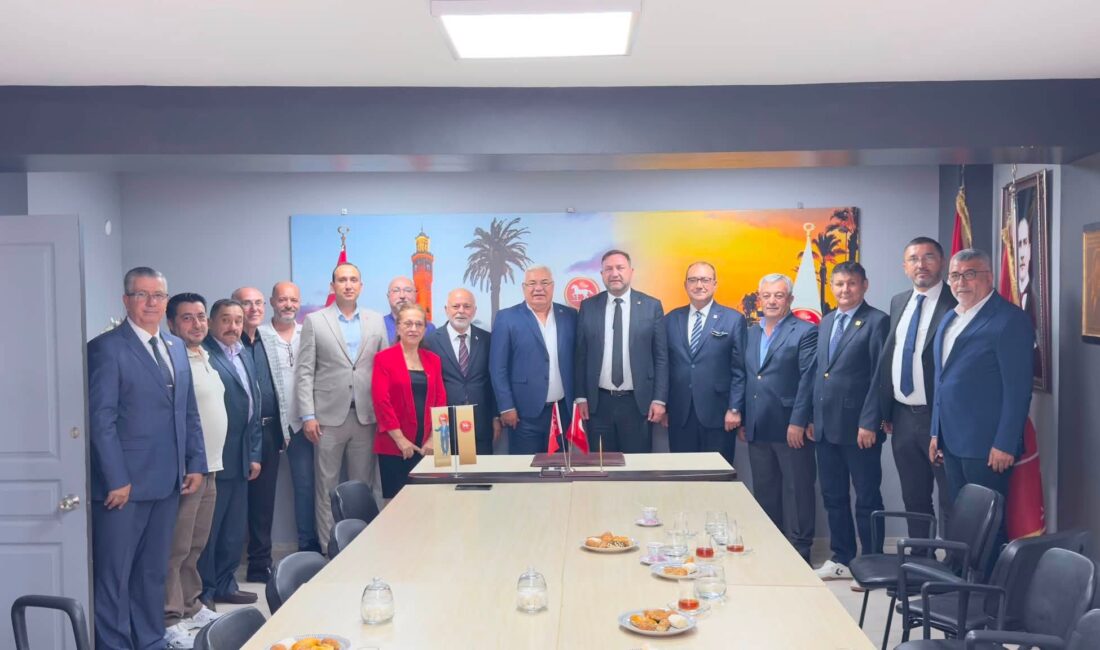 CHP İzmir İl Başkanı Utku Gümrükçü, siyasi parti ziyaretlerinde uzlaşı