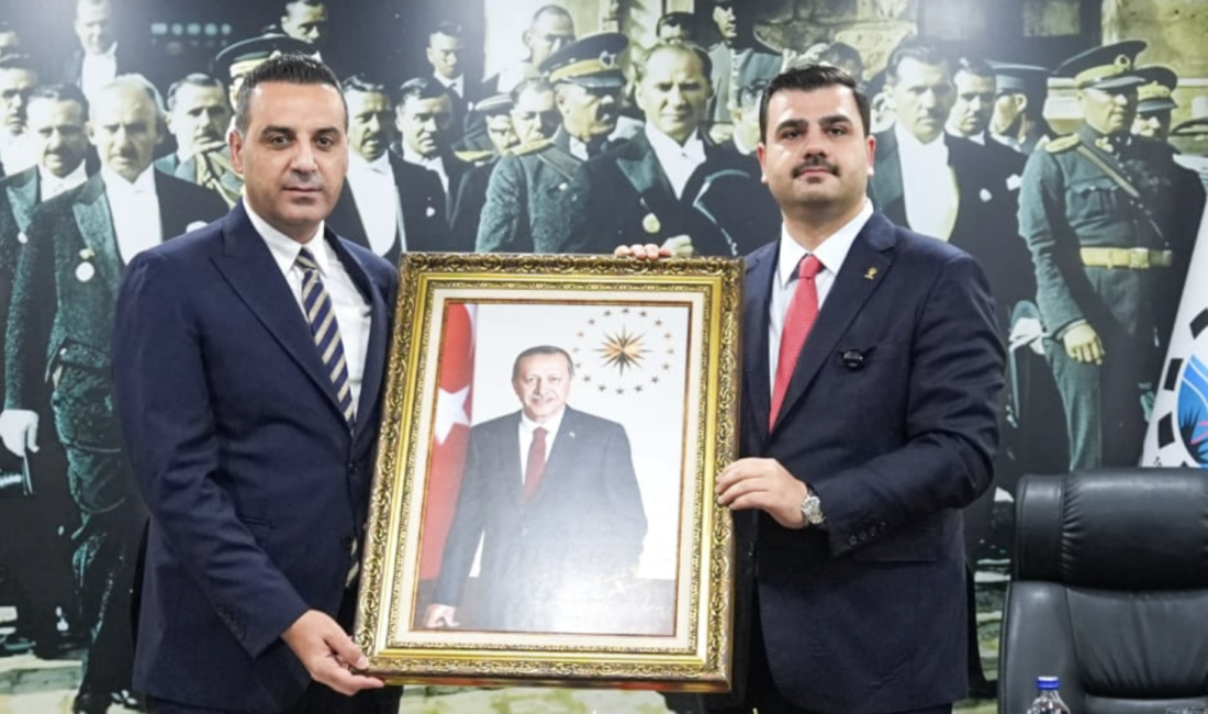 AK Parti Genel Sekreteri ve İzmir Milletvekili Eyyüp Kadir İnan,