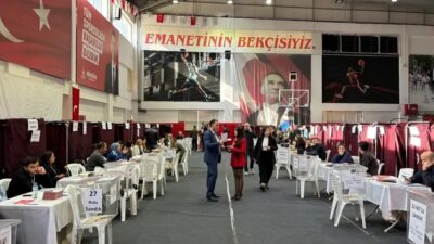 İzmir Barosu’nun yeni başkanı ve yönetim kadrosunu belirleyecek seçimlerde dört