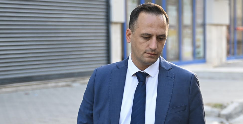 İzmir Barosu yönetimi, Ege Üniversitesi kampüsünde yaşayan 160 köpeğin kolluk