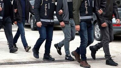 İzmir’in Konak ilçesinde düzenlenen operasyonda, Roma Dönemi’ne ait yaklaşık 2