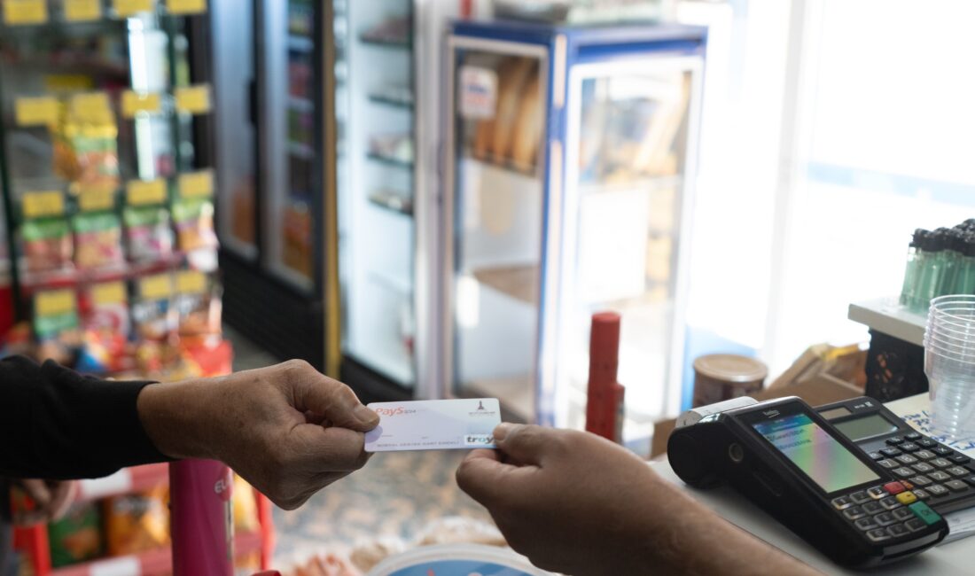 İzmir Büyükşehir Belediyesi’nin dezavantajlı emeklilere yönelik destek programında bugüne kadar