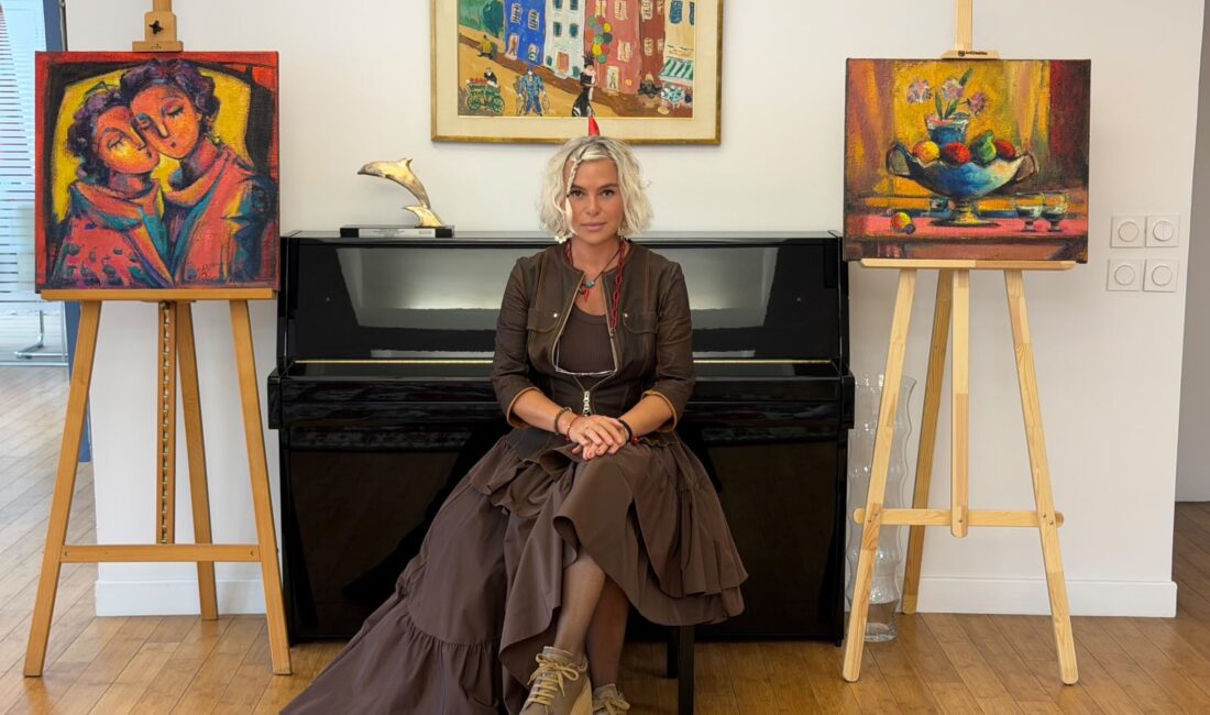 Sanat çalışmalarını İzmir’de sürdüren ressam Pınar Karaman, Cumhuriyet’in 103. yıl