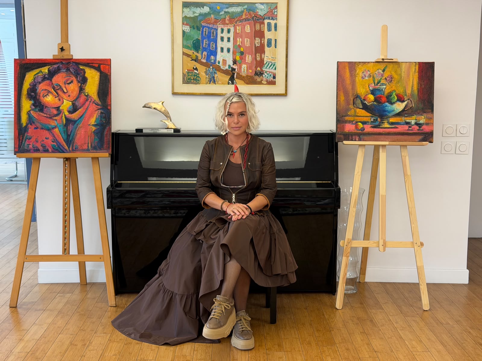 Sanat çalışmalarını İzmir’de sürdüren ressam Pınar Karaman, Cumhuriyet’in 103. yıl