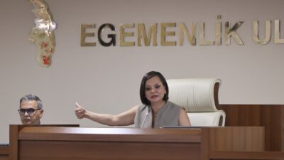 Karabağlar Belediyesi Meclisinin ekim ayı üçüncü oturumu, pazarcılar esnafından tahsil