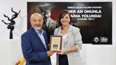 Karabağlar Belediyesi, 5 Ekim Dünya Öğretmenler Günü kapsamında öğretmen ve