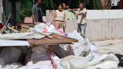 Karabağlar Belediyesi’ne kaçak moloz, mobilya ve diğer atıkların temizliği nedeniyle