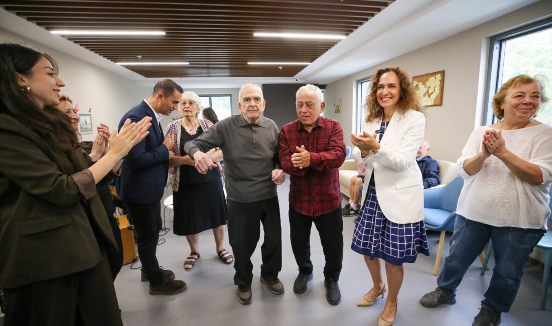 Karşıyaka Belediye Başkanı Yıldız Ünsal, Dünya Yaşlılar Günü’nde Gündüz Yaşam