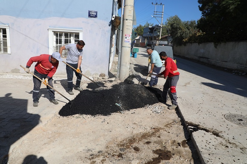 Menderes Belediyesi, Başkan Vekili Asuman Şen’in göreve gelmesiyle başlatılan asfalt