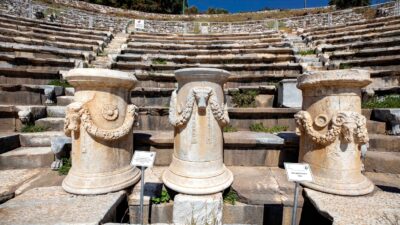 İzmir’in Torbalı ilçesindeki Metropolis Antik Kenti’nde sürdürülen arkeolojik kazılar, bölgenin
