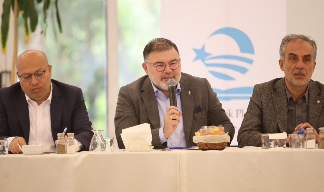 AK Parti İzmir İl Başkanı Bilal Saygılı ve Safa Narlı,
