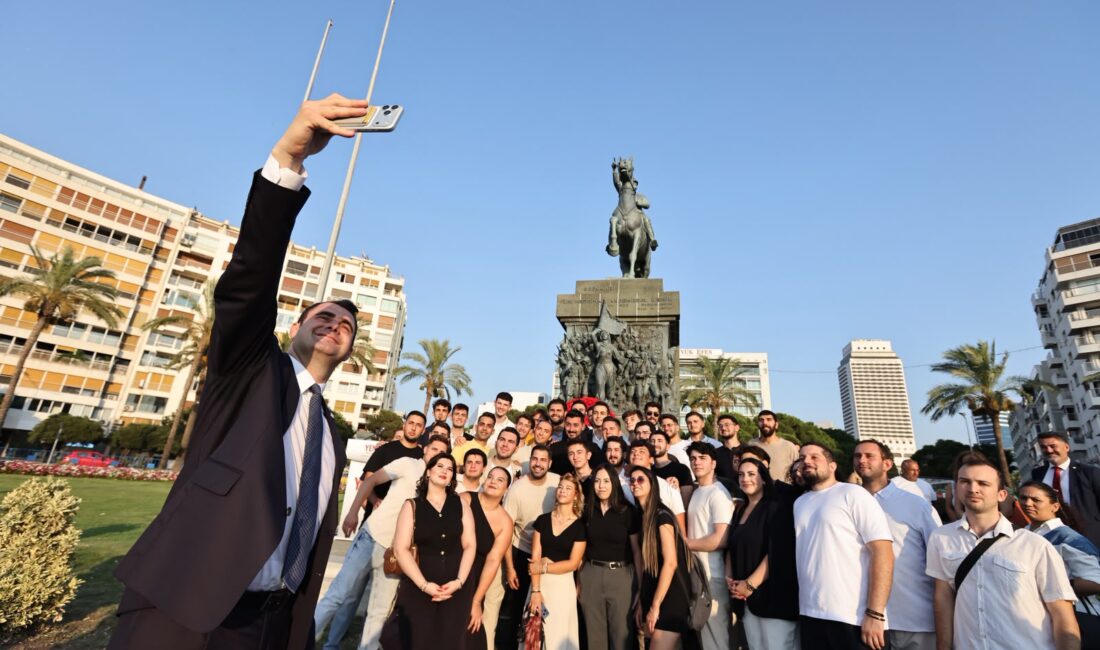 Yeni Parti İzmir Gençlik Kolları Başkanı Efe Orbay Tekün, İzmir